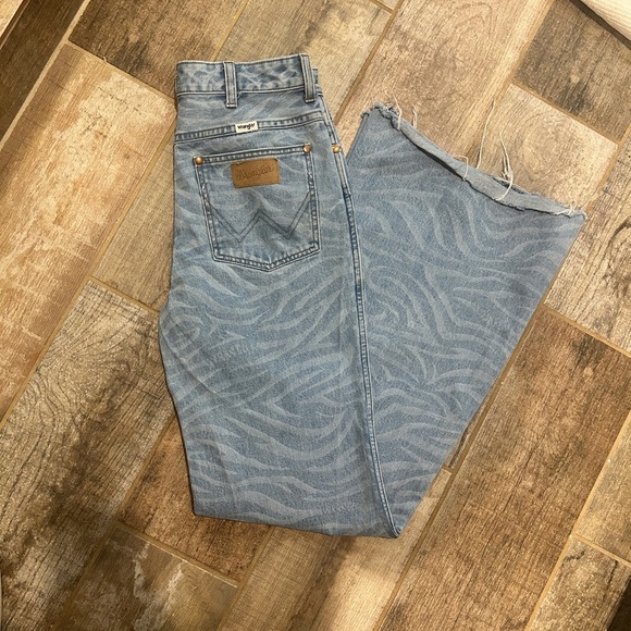 Wrangler Meow Laser Tiger Print Wanderer Jeans High Rise Flare Size 27 x 34 - Picture 12 of 13